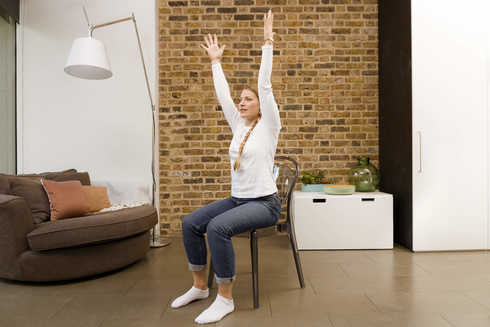 Ali lahko joga izboljša simptome MS?