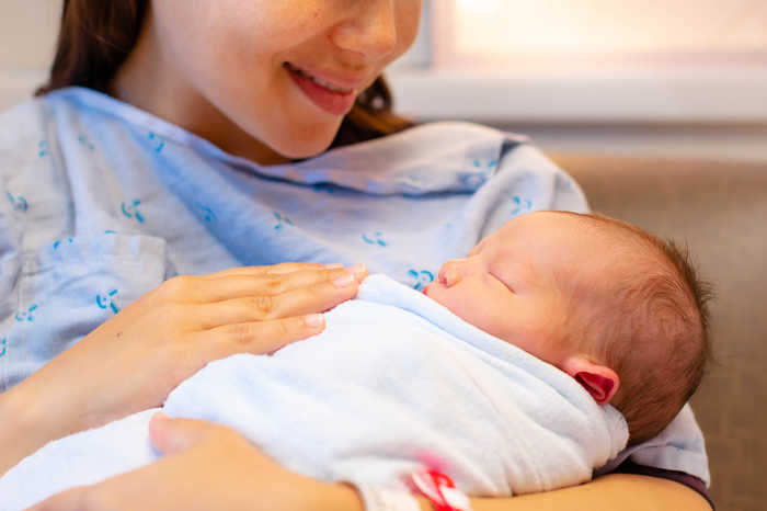 Porod Nosečnice Z Ms