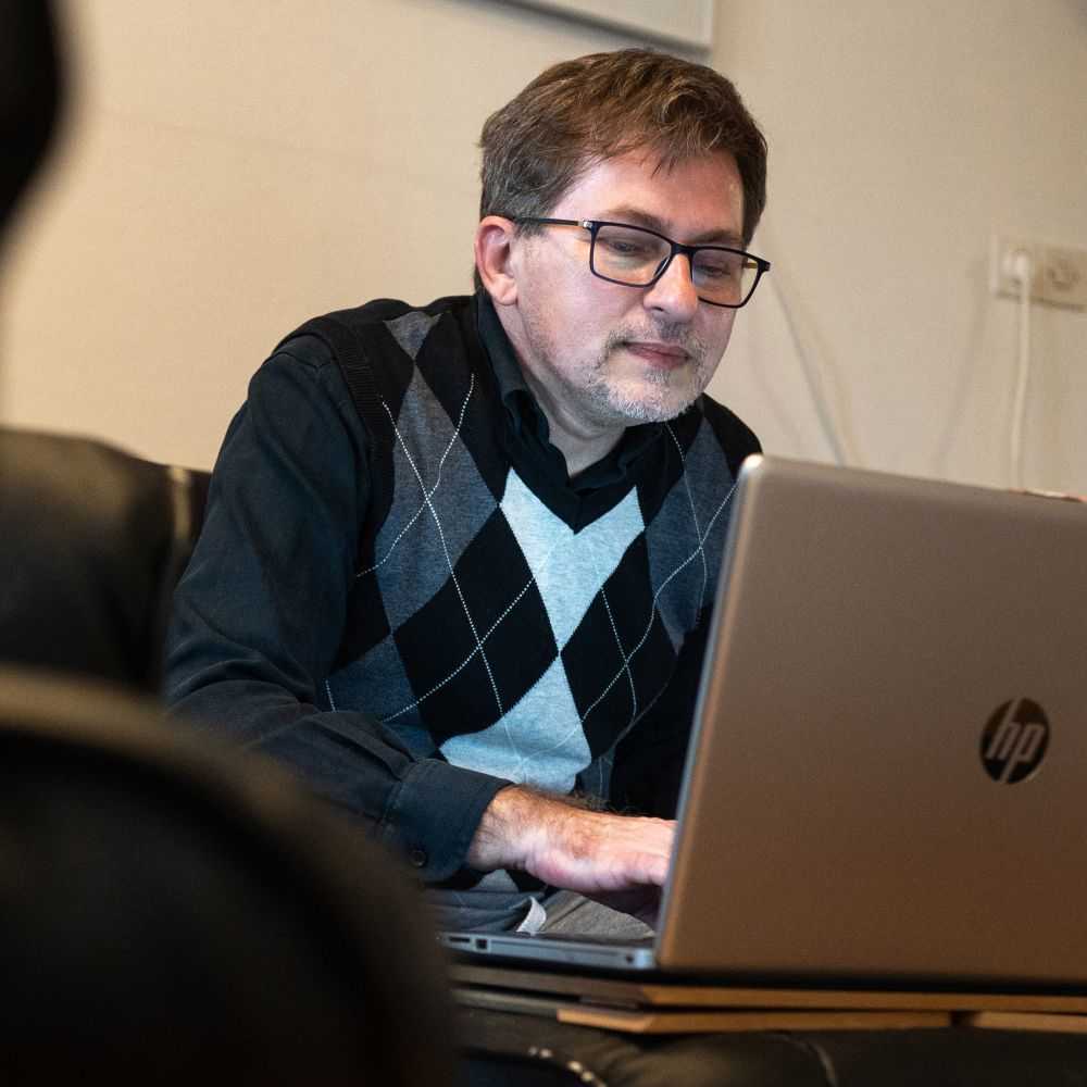 Marinko za racunalnikom