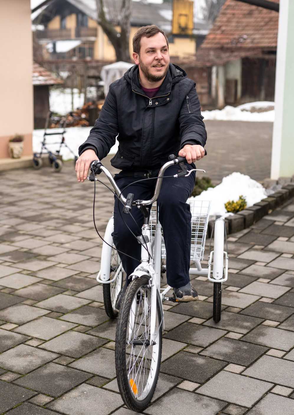 Aleš na kolesu